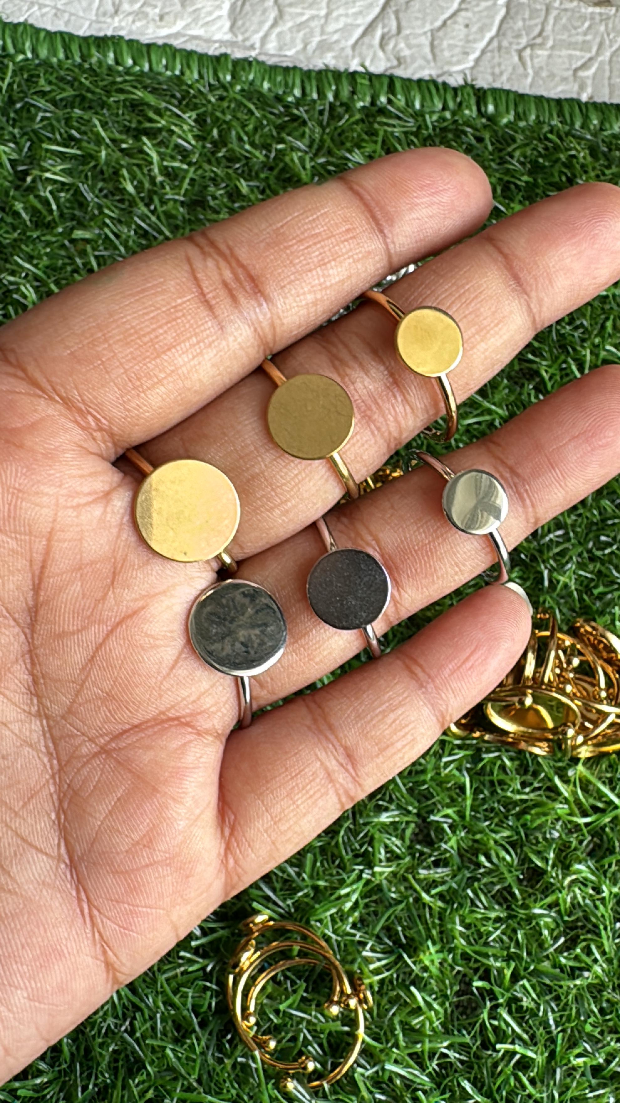 Flat round ring bezel