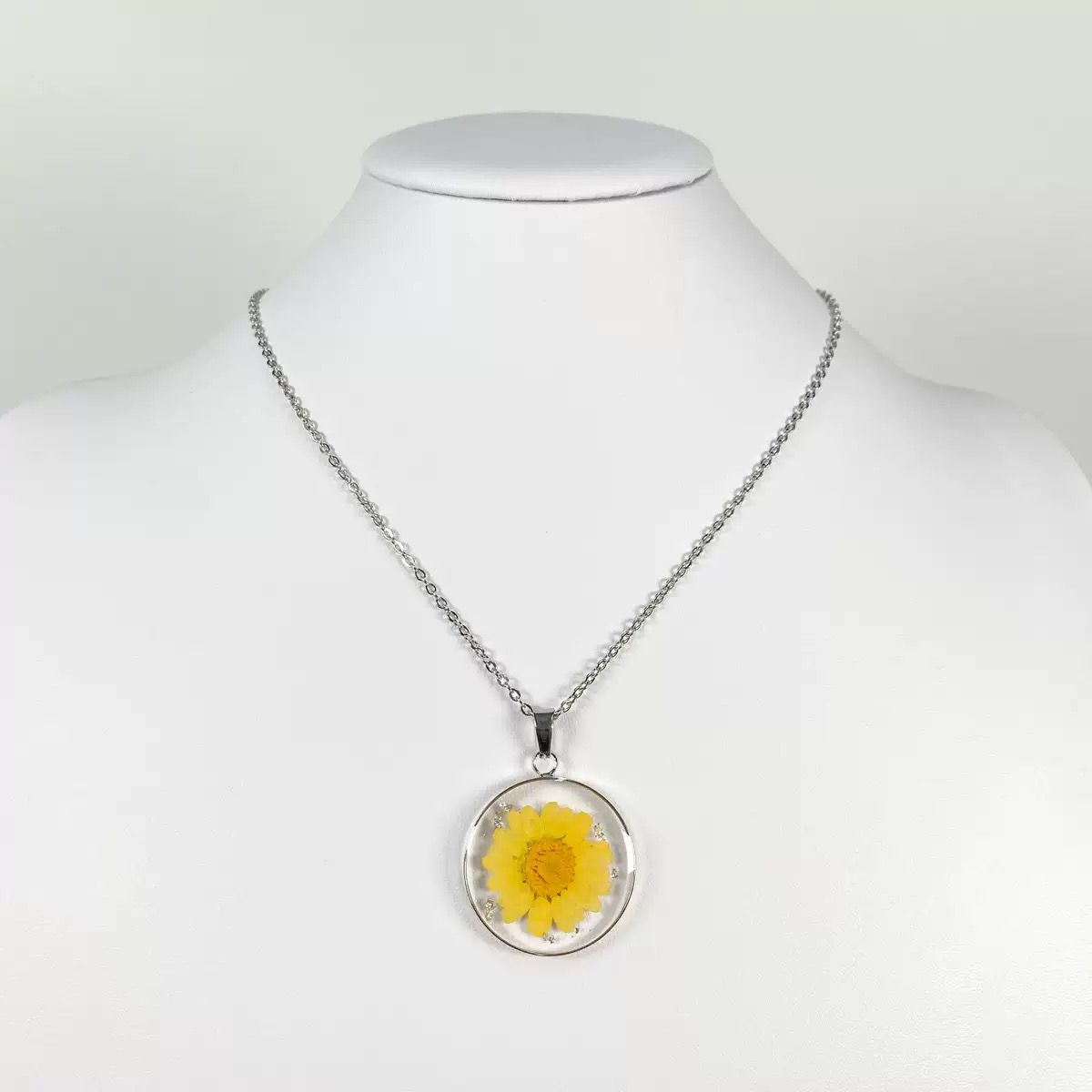 Daylight Daisy Necklace