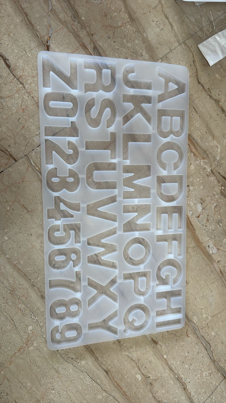 Front pouring Alphabet Mould without hole