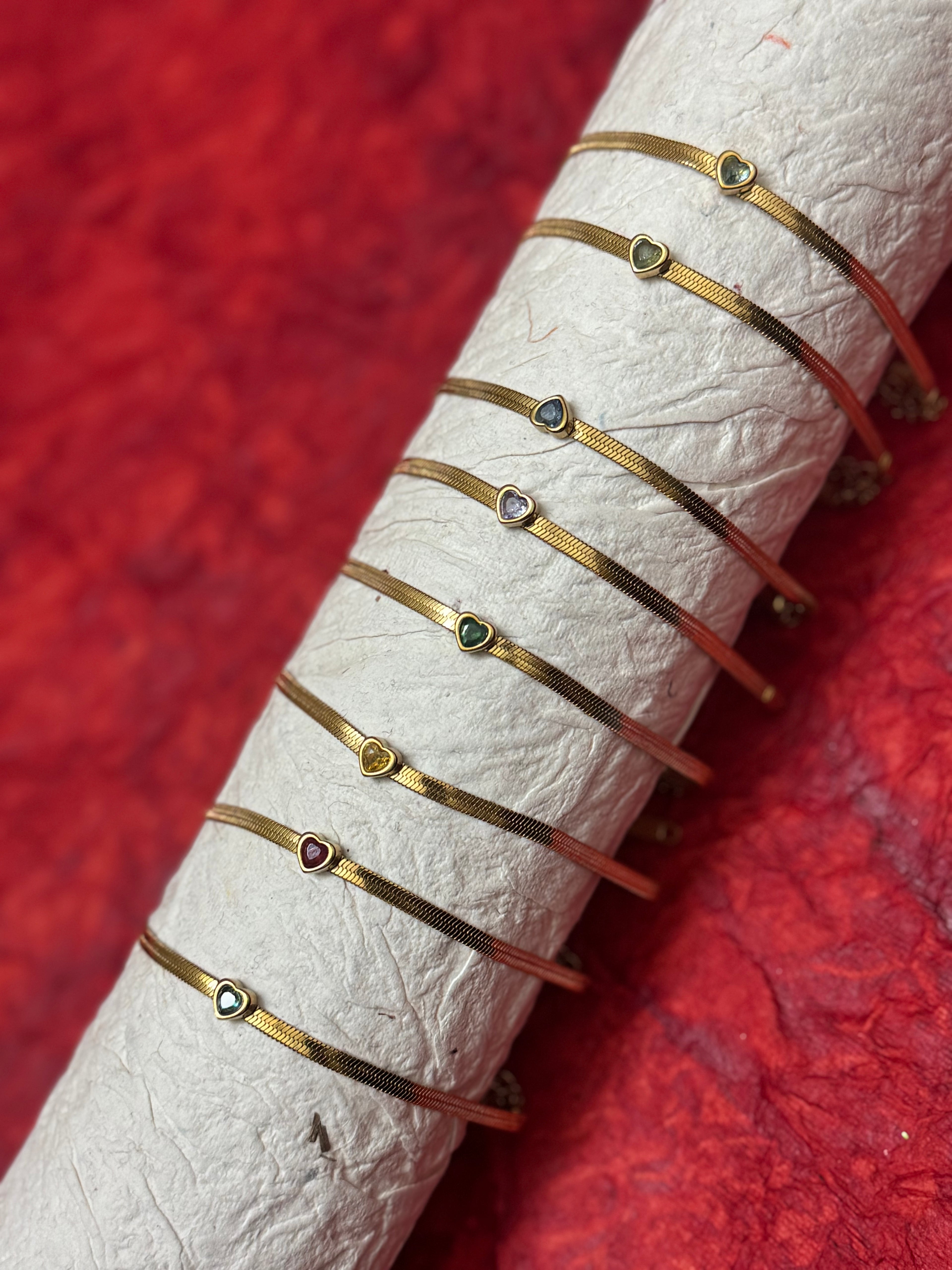 Minimal heart bracelet