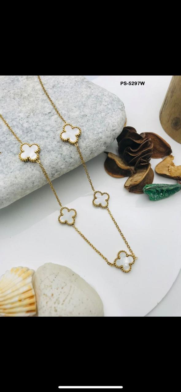 Clover Necklace