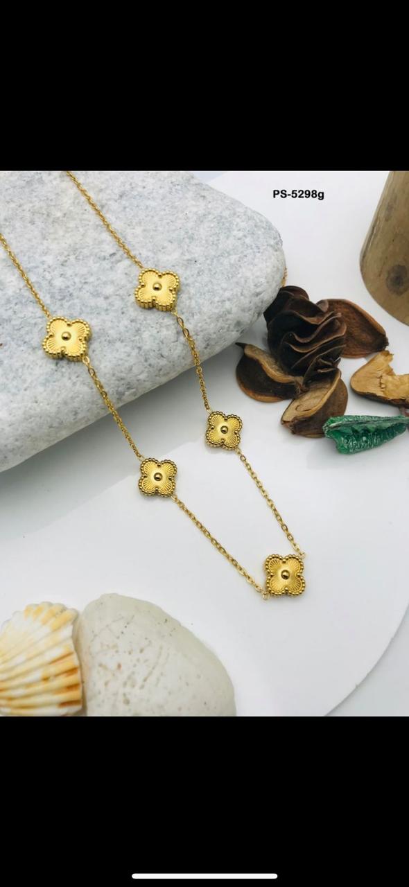 Clover Necklace