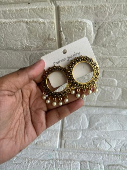 Small Round Earring With Pearl